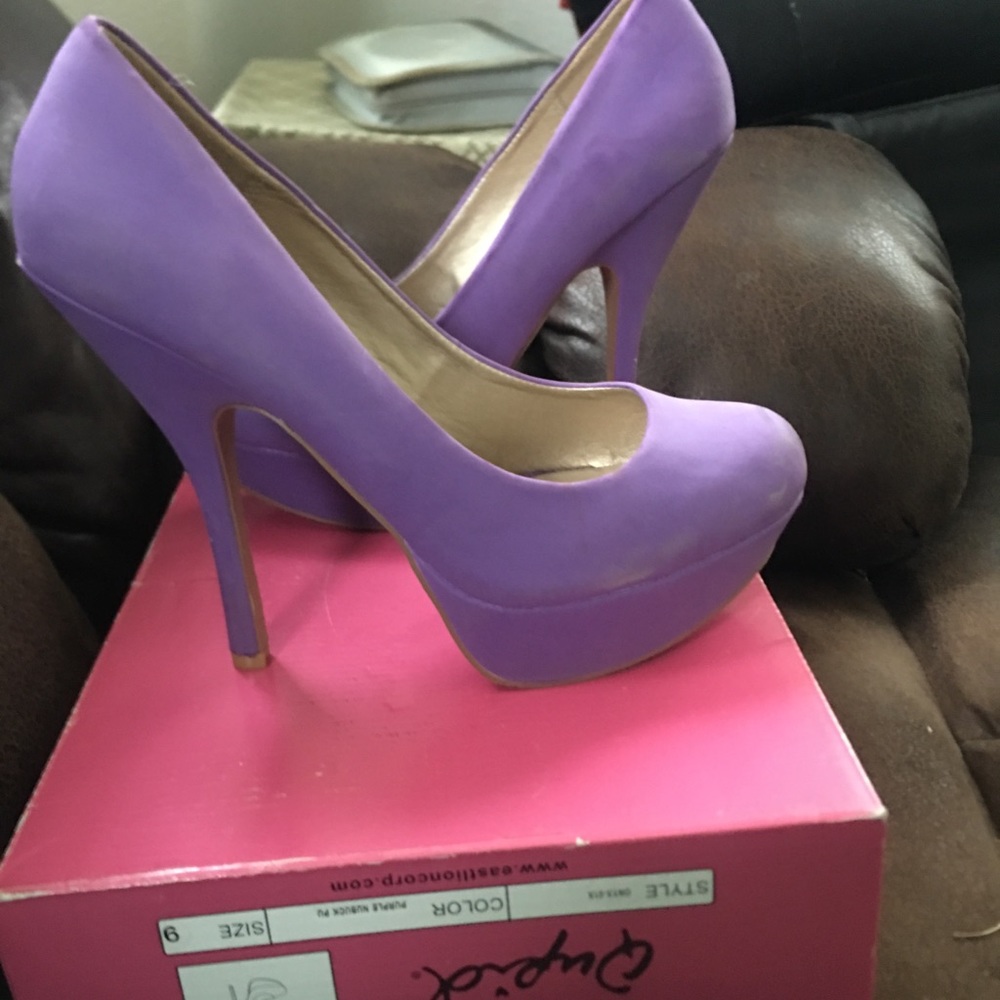 Purple heels - Picture 2 of 2